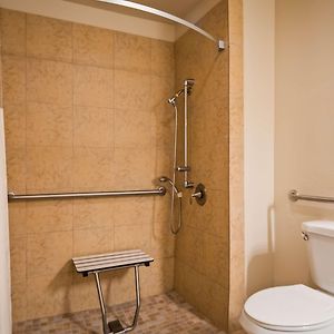Chambre Accessible aux Personnes à Mobilité Réduite Lit King-Size